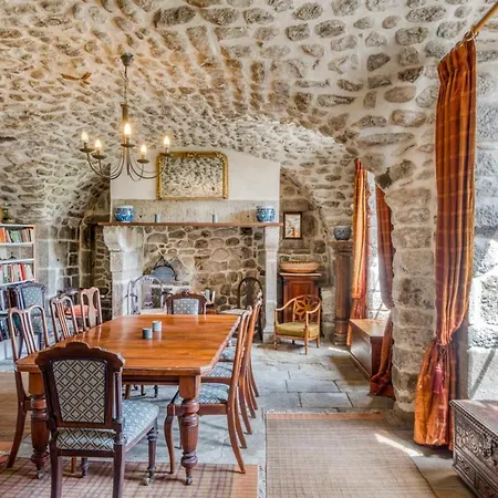 Sleeps 16 Pool Wifi Villa