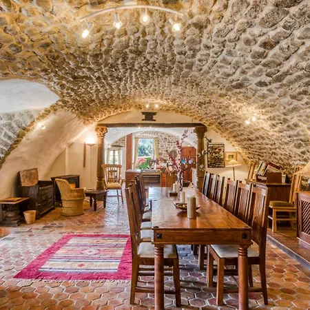 Sleeps 16 Pool Wifi